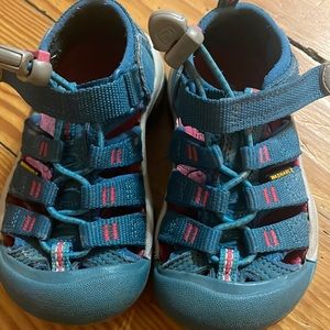 Keen Sandals, size 8, lightly worn